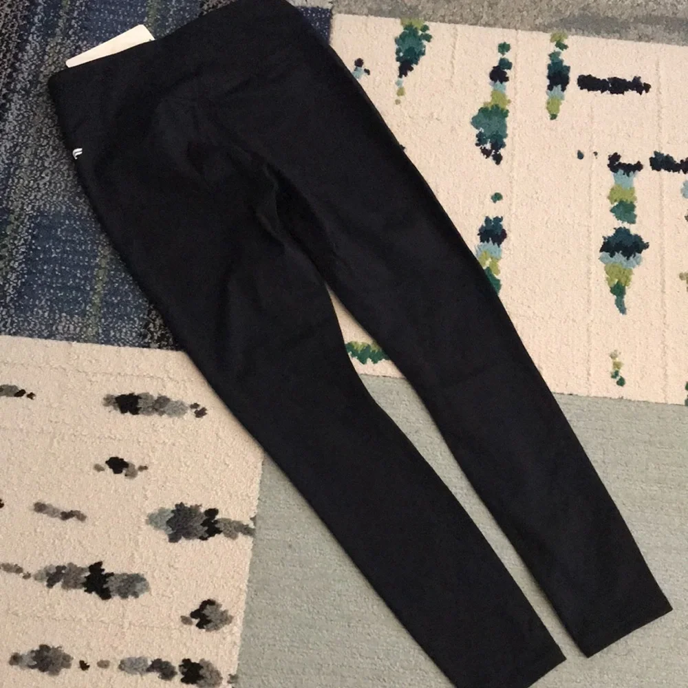 NWT Fabletics Anywhere High-Waisted Legging-Short - Picture 5 of 6